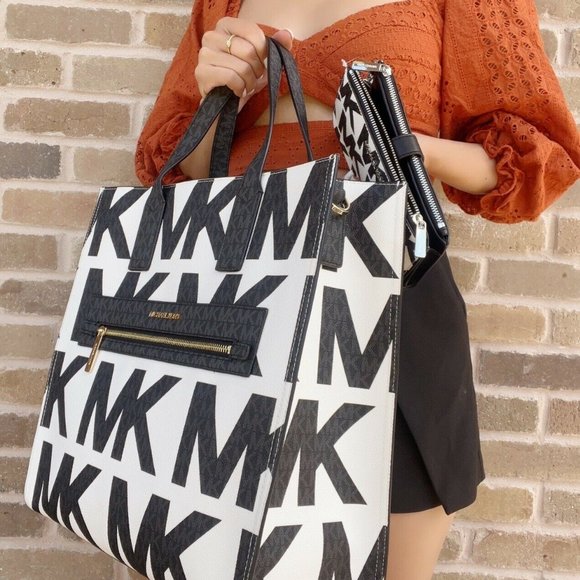 NWT Michael Kors Large Tote White Graphic Logo Black MK Multi + Wristlet - Picture 9 of 12